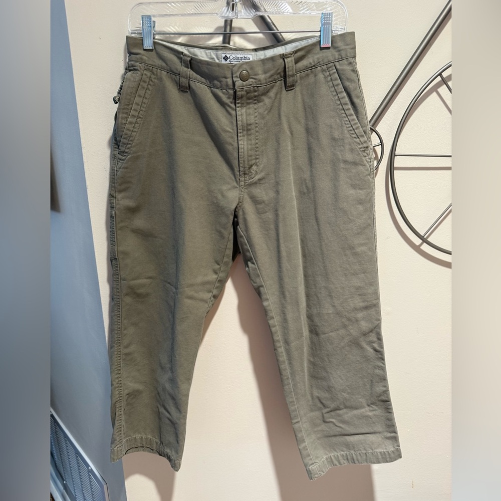Columbia Women’s Olive Cargo Capri Hiking Pants, Size 10 100% Cotton